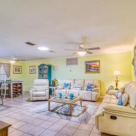 Waterfront Hernando Beach Home With Dock And Hot Tub! ภายนอก รูปภาพ