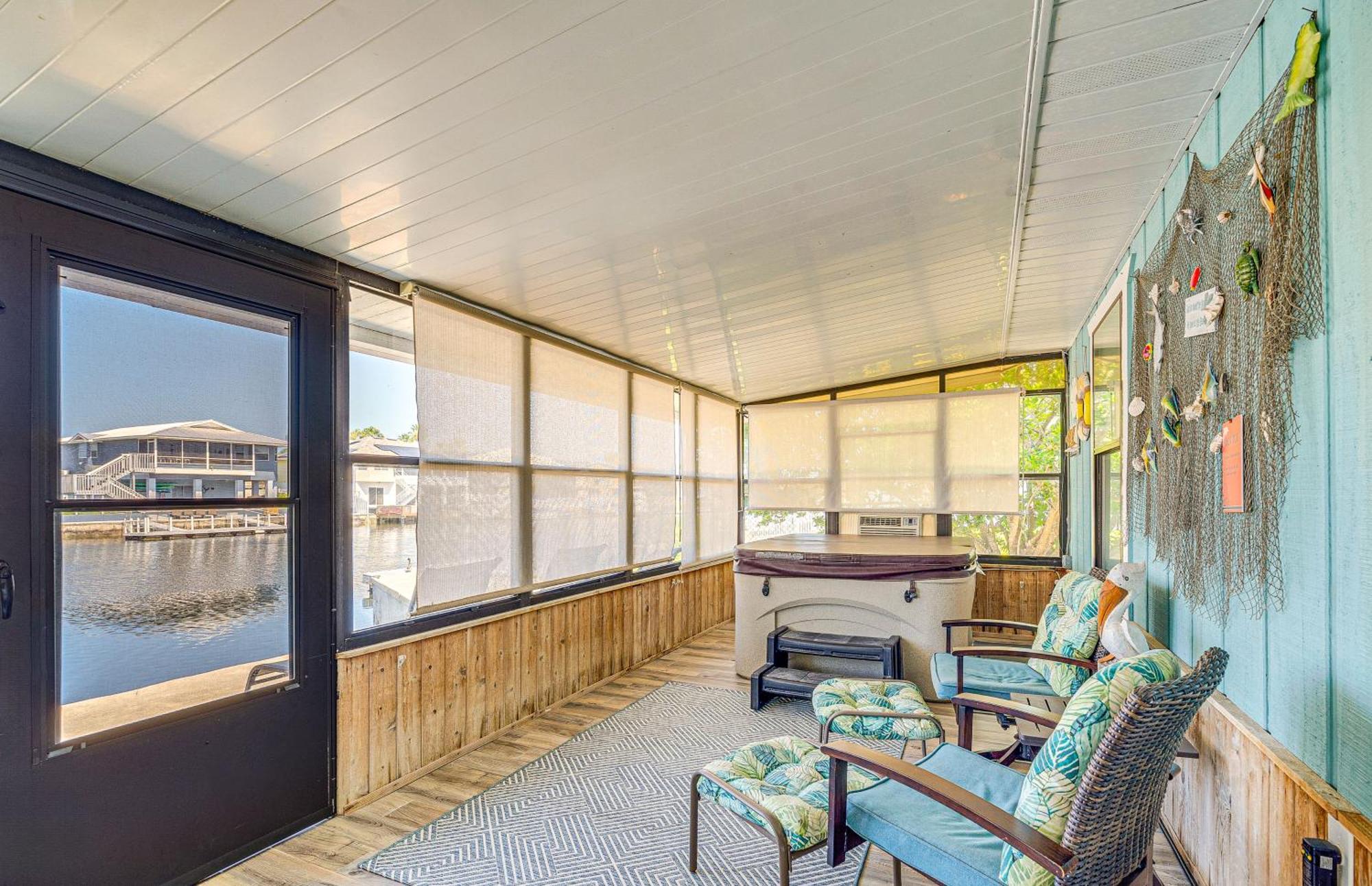 Waterfront Hernando Beach Home With Dock And Hot Tub! ภายนอก รูปภาพ