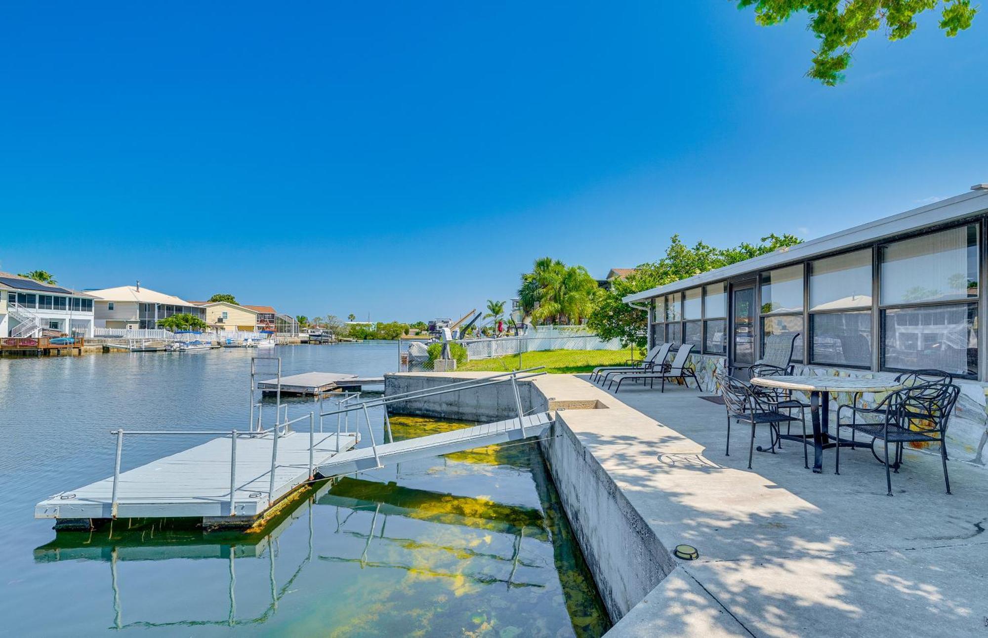 Waterfront Hernando Beach Home With Dock And Hot Tub! ภายนอก รูปภาพ